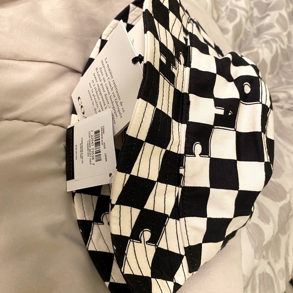 Coach bucket hat, black and white color, fits extra small to small - Picture 4 of 4